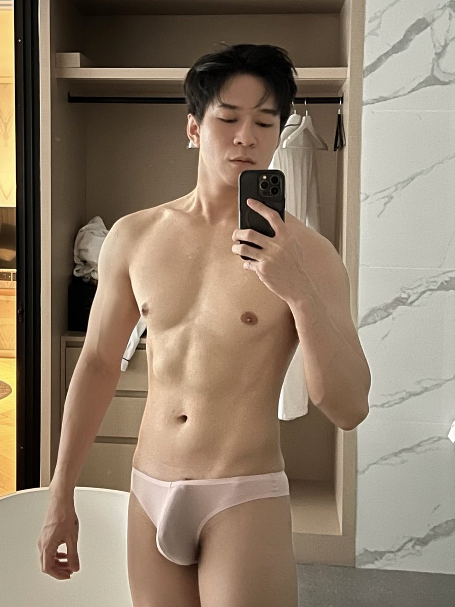 zeeniks's tweet photo. แย่จัง ทำไมมันคล้ายโดนเธอทำร้ายดวงใจ แฮร่ https://t.co/ZXHKxY5BLO
