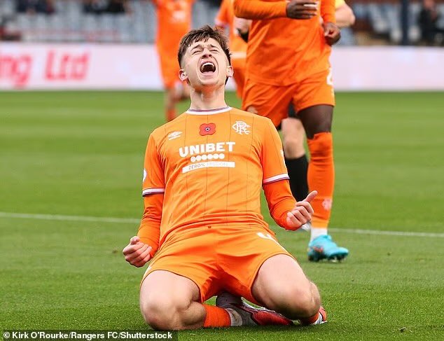 Rangers vs Dundee

Kaldis - 13:50
Springcroft - 13:55
Clachan - 14:00

Back to league action for the bears, spaces still available on the bus just contact the page to get booked on.