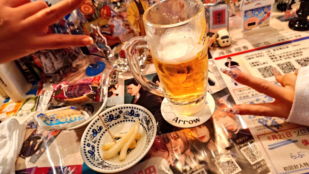 PUYO_RW01's tweet photo. あ、います😇
超満員すぎるぜ！！！
久々に会ったゲスト女子たちと😇
#____arrow https://t.co/TW5iRDjfC2
