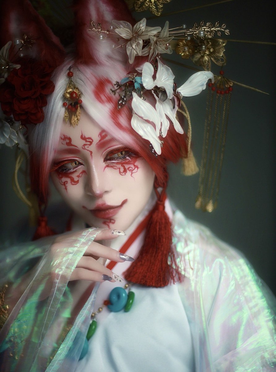 ☀︎天照モチーフ☀︎

photo:<a href="/tsukubaportrai1/">きやもん</a> 
studio:<a href="/tsukubaportrai1/">きやもん</a> 
#創作 #メイク #妖狐
🦊