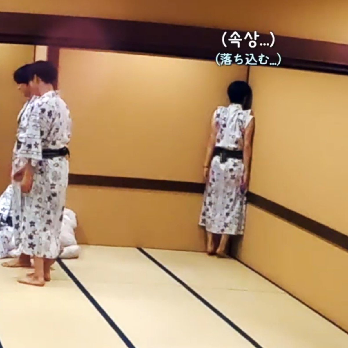 Ryozzang's tweet image. 술래하고시픈데 못했다고
저 구석 벽모서리가서
저러구잇다………….
와진ㅋ짜너무귀여워…. ㅜㅠㅠㅜㅜㅜㅜㅜ