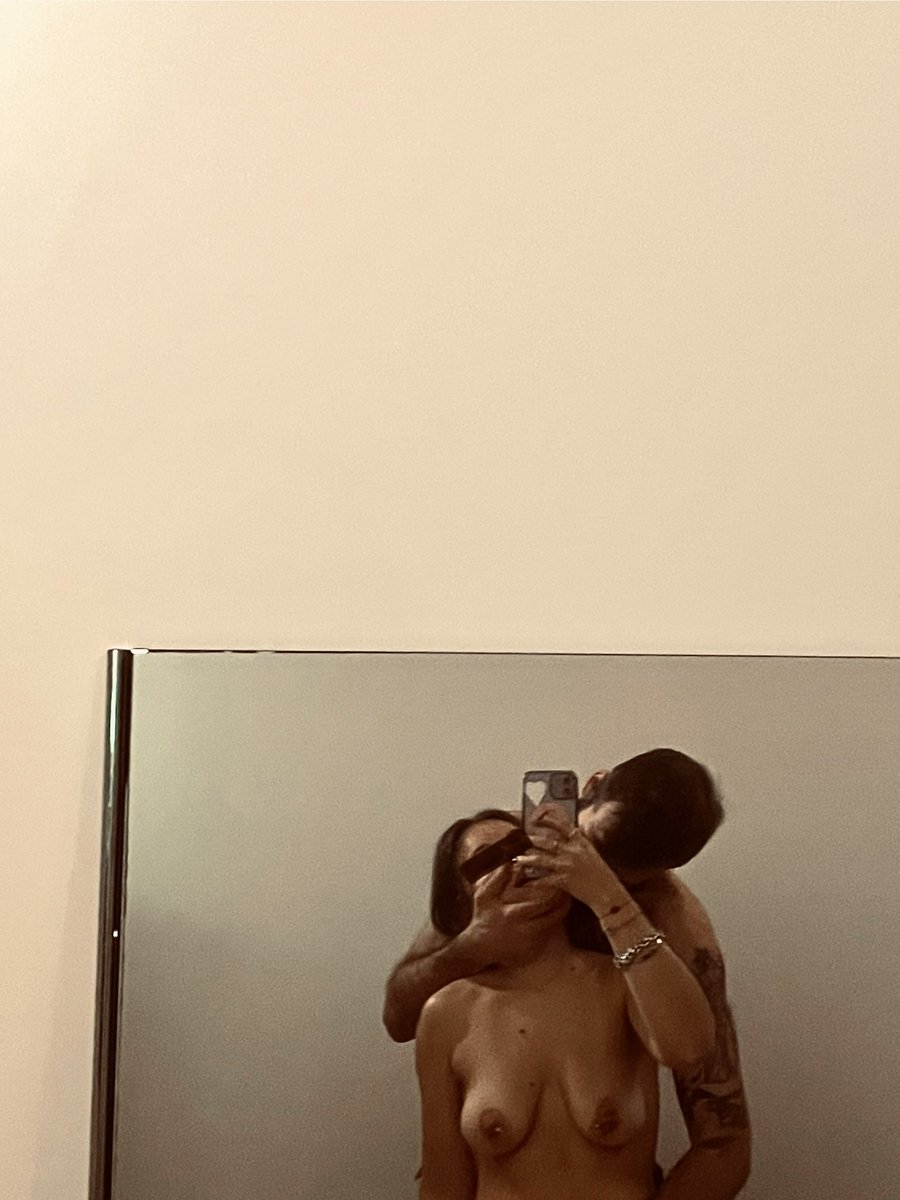 C🍒. tweet media