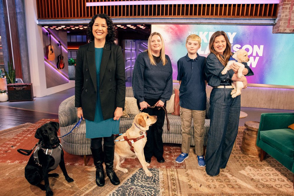 Dogs and The Kelly Clarkson Show are my favorite combination 🥰