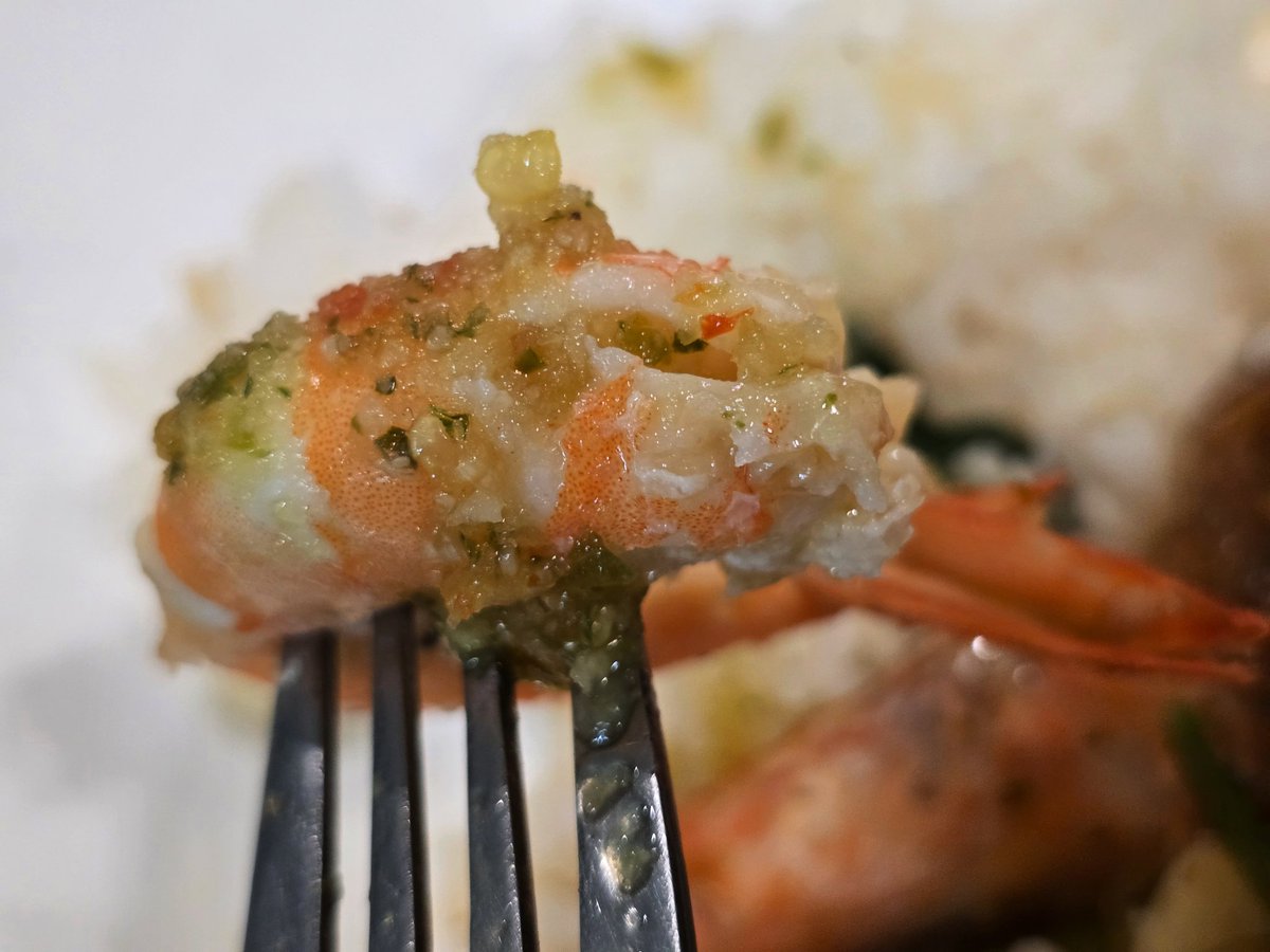 hyunxmugi's tweet image. 완성! 새우 당면찜 👀✨태국 레시피 그대로 🔥 후추랑 생강, 소스 향이 진짜 미쳤어요. 찜닭이랑 잡채 섞은 느낌인데… 맛은 또 완전 다른 세계예요 🦐✨

แรงบันดาลใจของการทำกุ้งอบวุ้นเส้นผมได้มาจากที่นี่ครับ ขอบคุณนะครับ ㅡวันนี้ได้ทานของอร่อยมากๆ 

(ถึงแม้ผมจะไม่รู้ว่ารสชาติ original…