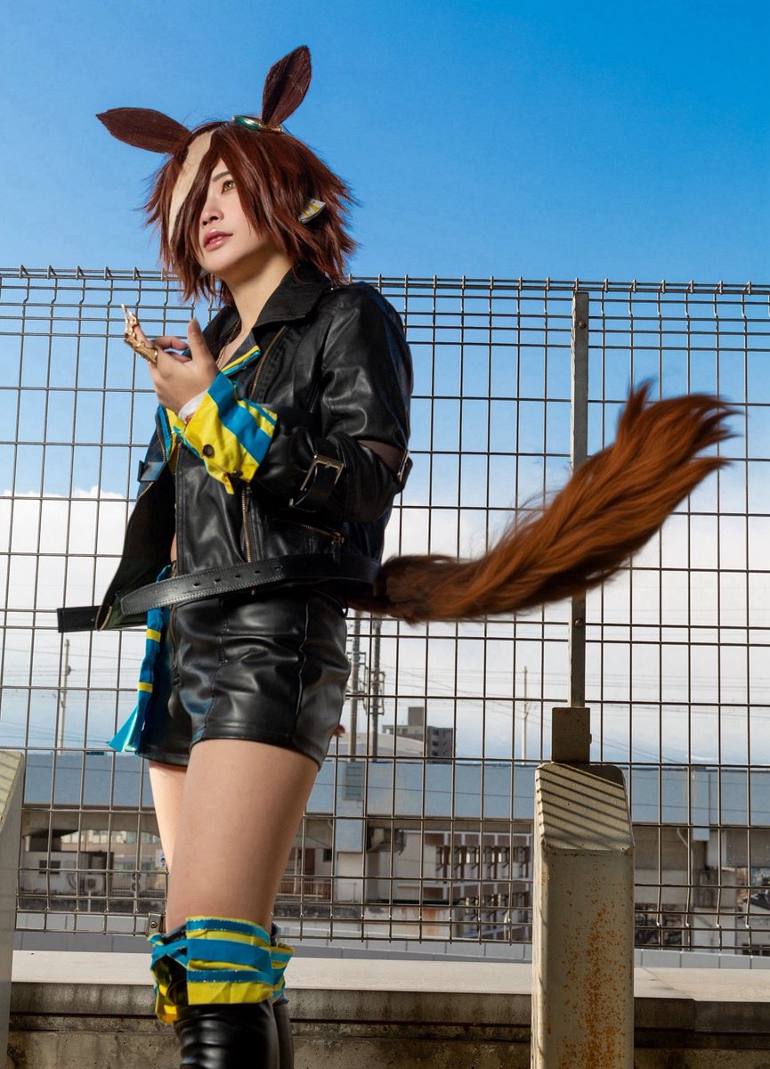 Cosplay ウマ娘/ウオッカ パドックでしっぽフルスロットル いかすぜ