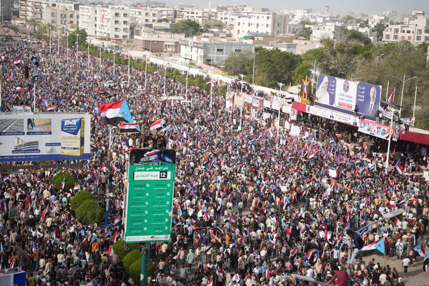 South24E's tweet image. #BREAKING
South24 photos show tens of thousands rallying in Aden in support of an independent South Yemeni state
#south24