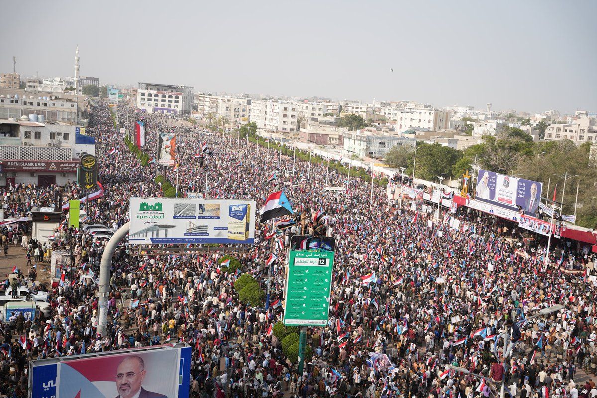 South24E's tweet image. #BREAKING
South24 photos show tens of thousands rallying in Aden in support of an independent South Yemeni state
#south24