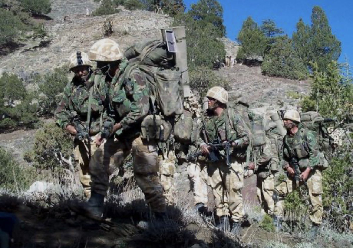 Proud to post this photo of Operation Jacana – 45 Commando deploying in harmony and standing shoulder to shoulder with our USMC comrades, operating from a forward operating base under my command and conducting front-line patrols into the high mountains of Afghanistan. 🫡