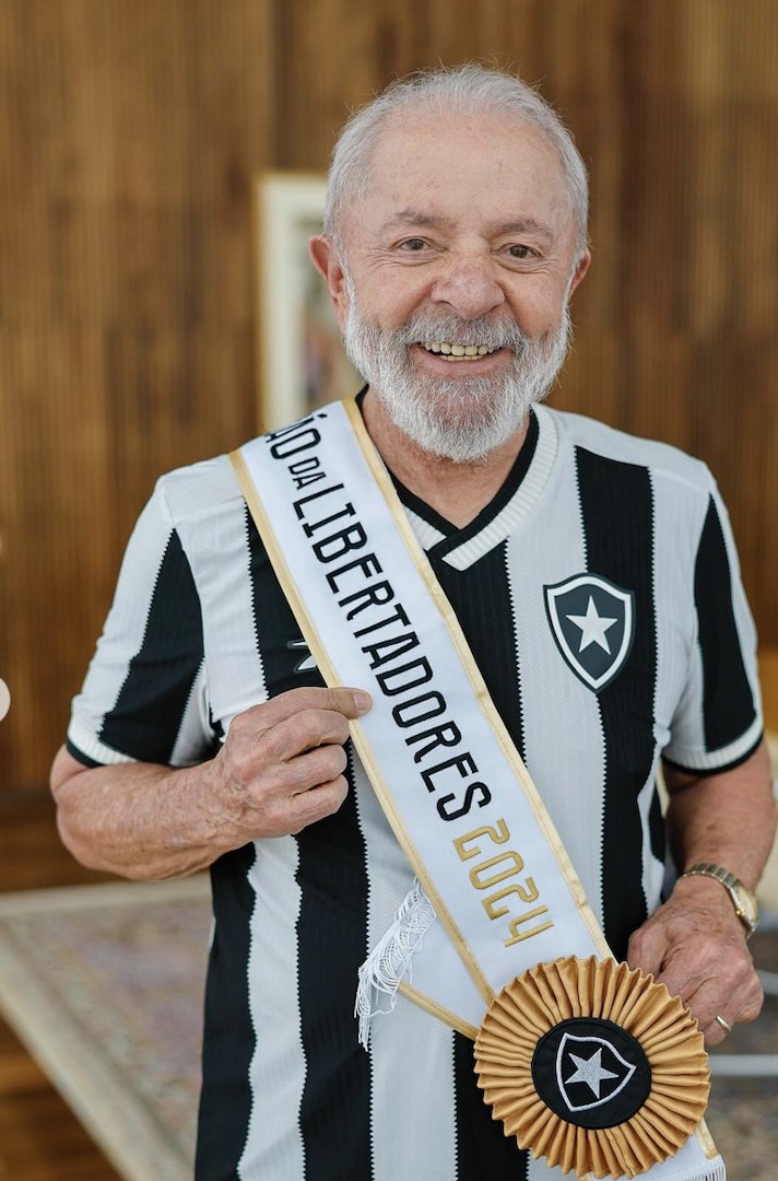 A coisa começou a dar merda depois dessa foto