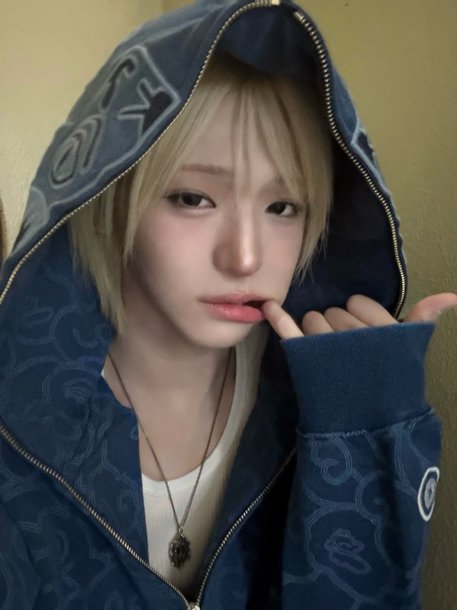 girl heeju tweet media