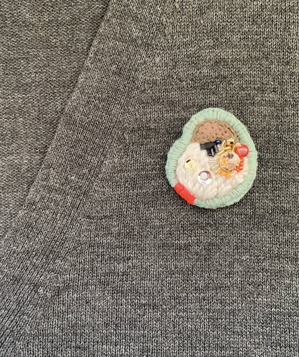 sujja_Meeee's tweet photo. スズメの手刺繍ブローチ
🕊️🕊️
#刺繍
#embroidry
#minneで販売中 https://t.co/X8xz1ZjnYT