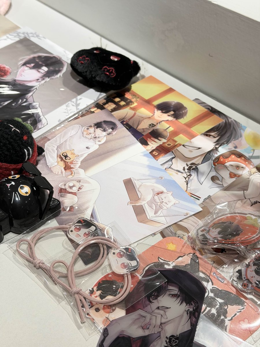 อุ๊ย แอดมินแอบมาสปอยค่ะ (^＞ ⩊  •^)♩*。
พรุ่งนี้แล้วนะคะสำหรับ #BlackCatCaféwithBMON บีมี่พร้อมไหมคั้บ บีม่อนยืนถือเค้กพร้อมแล้ว 🐈‍⬛🖤 แต่เซอร์ไพรส์ยังไม่หมดเพียงเท่านี้ ไว้บีมี่มาเจอกันพรุ่งนี้ดีกว่า #BlackAStars #Inwmonเกิดแล้ว

บีมี่สามารถwalk-inมาถ่ายรูปกันได้นะคะ ദി♡ヮ♡)