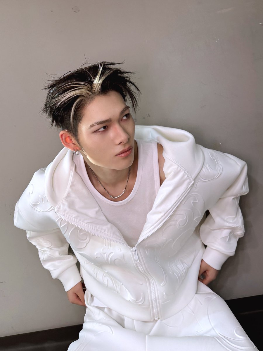 ENHYPEN_members's tweet image. 🤍 🤍 🤍 🤍 🤍 🍇 🤍

#ENHYPEN #EN_Knife
#THE_SIN_VANISH