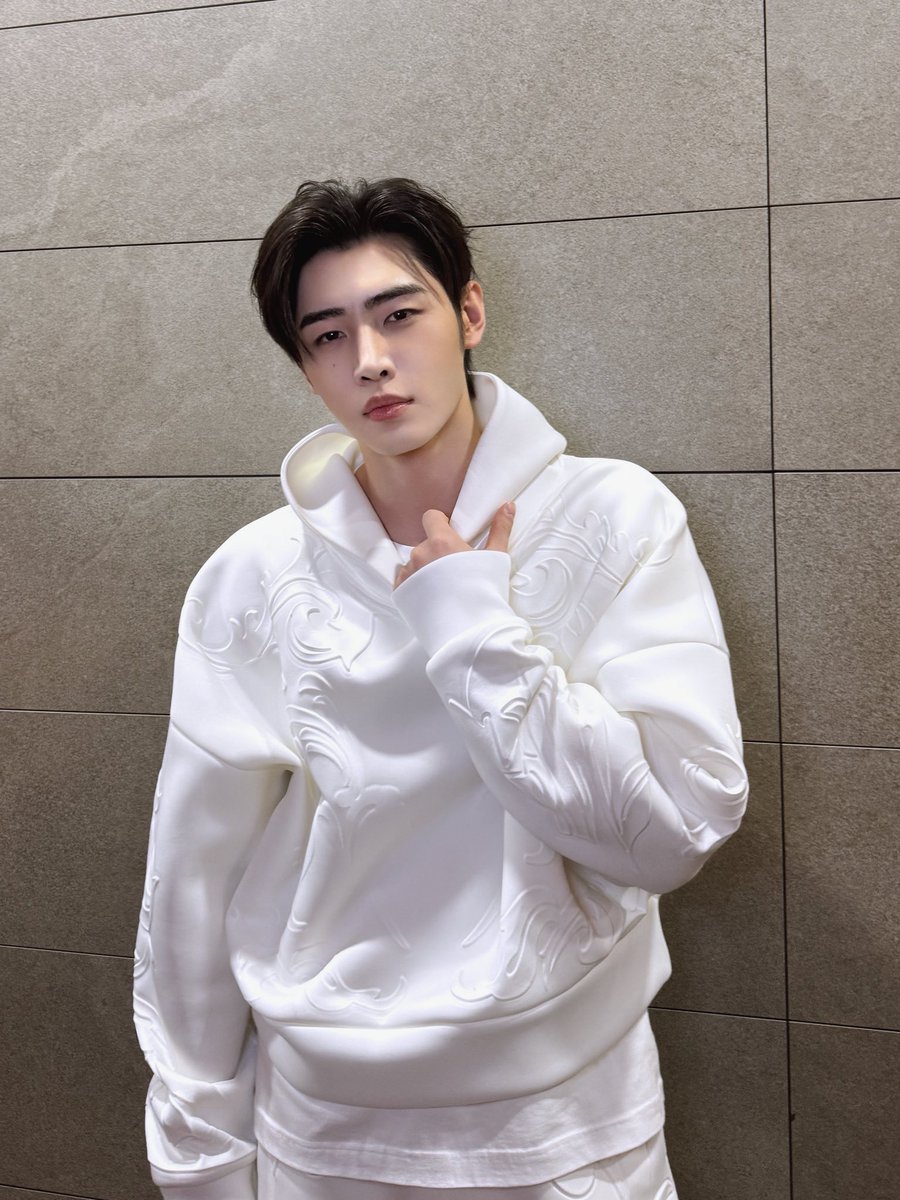 ENHYPEN_members's tweet image. 🤍 🤍 🤍 🤍 🤍 🍇 🤍

#ENHYPEN #EN_Knife
#THE_SIN_VANISH