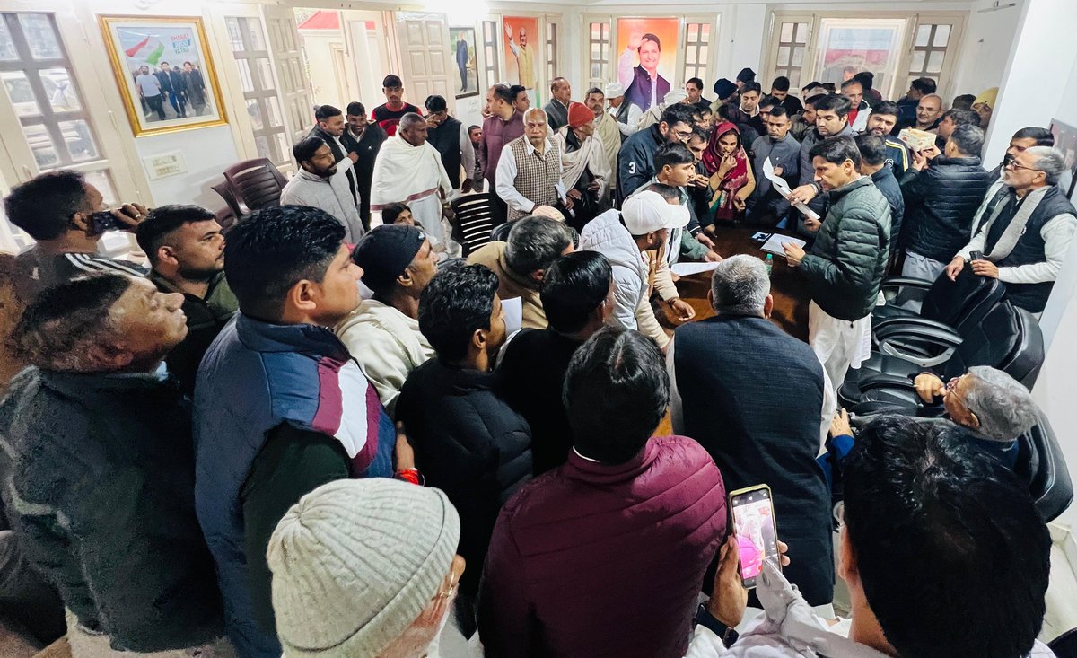 DeependerSHooda's tweet photo. आज रोहतक कैम्प कार्यालय में अपनों के साथ मुलाकात... https://t.co/px7y8QdA0g