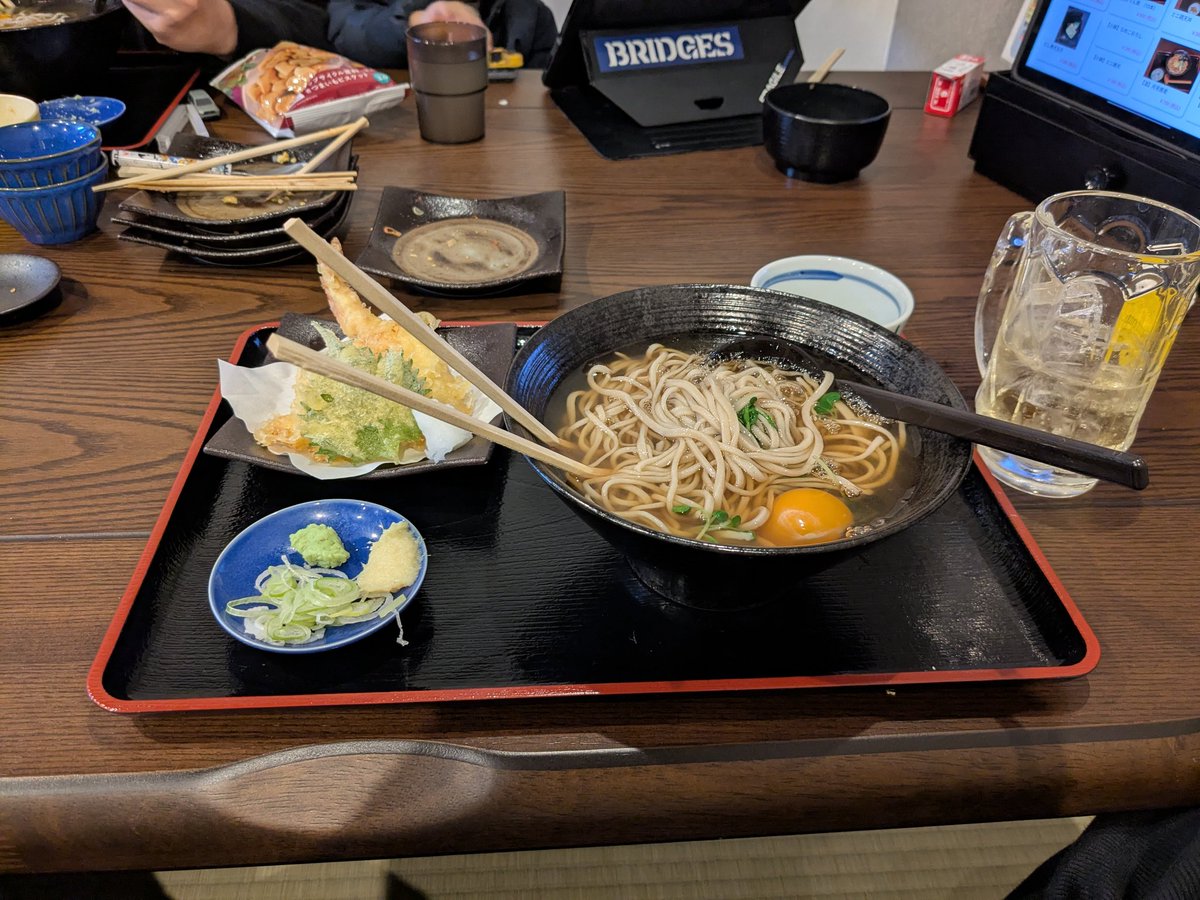 本日手打ち蕎麦寧(類家店)で明日のライブに向けて‼️
今ならなんとハイボール50円
蕎麦は最高！
明日も最高になりますね✨