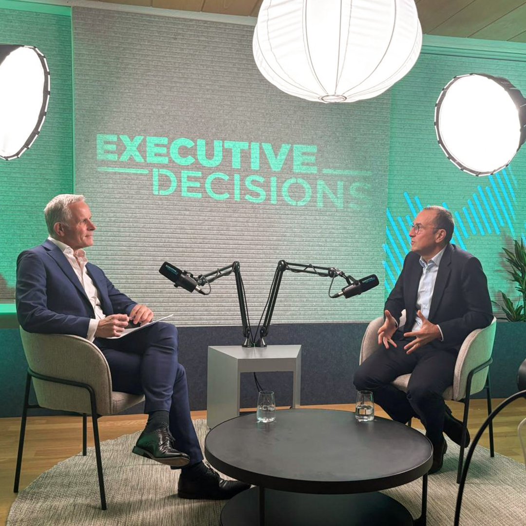 Schneider Electric executive delegation on the ground at Davos for #WEF26. See what’s on the agenda this week. ​
spr.ly/6001CfaBh