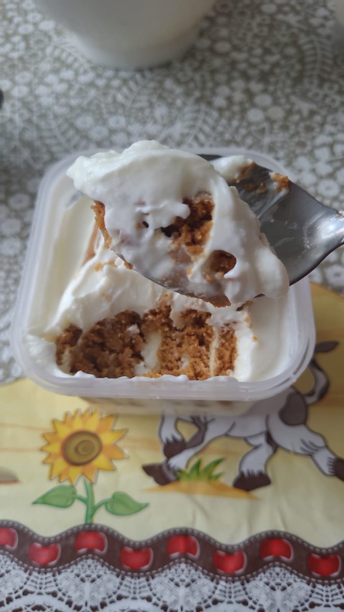 misstelegram's tweet image. fiz uma versão mini, e realmente é isso tudo que vocês estão falando mesmo. e eu nem gosto de iogurte. UMA DELÍCIA preguiçosa