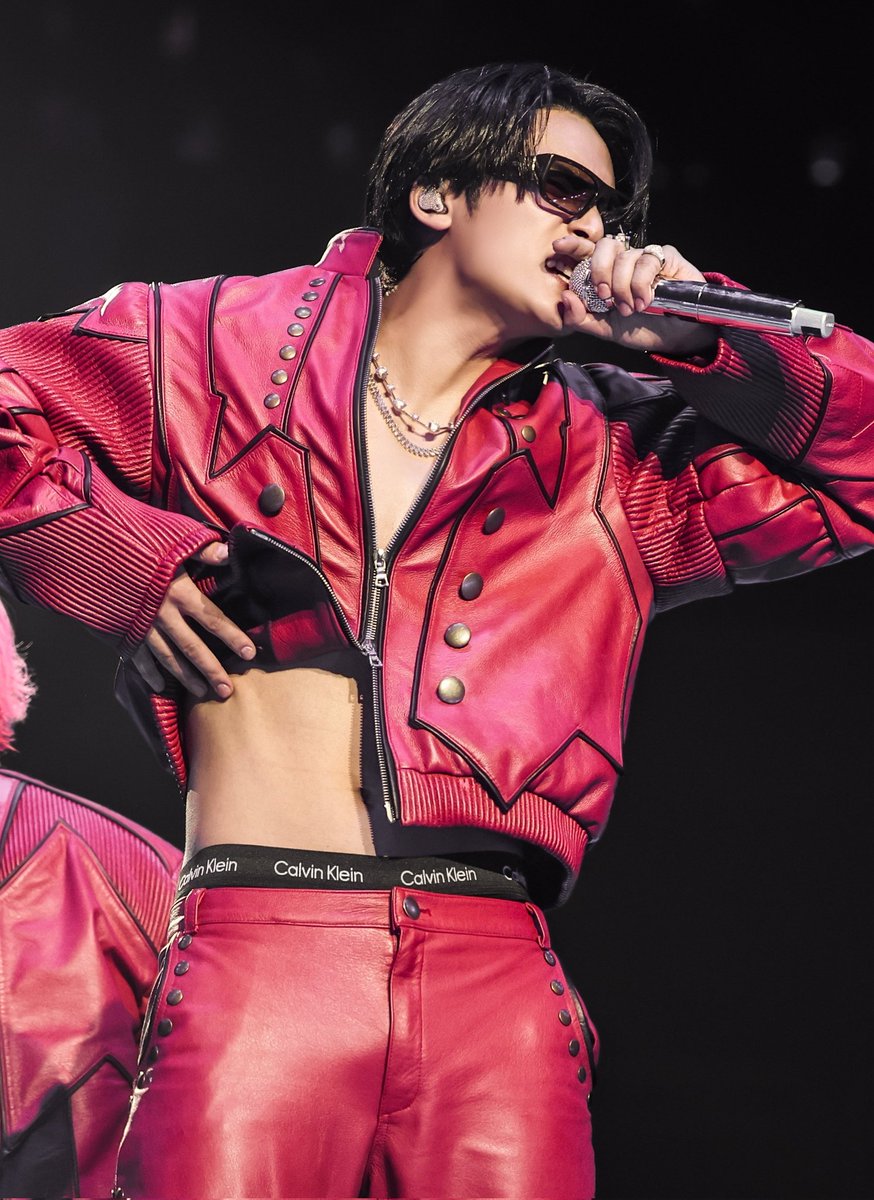 cvntres's tweet image. KIM FUCKING MINGYU?!#&amp;amp;!$?%*!?