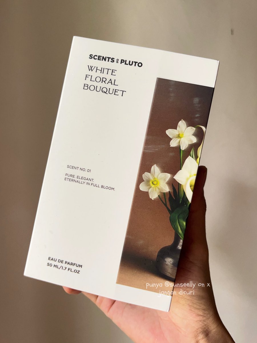 sunseelly's tweet photo. bukan tipe parfum yang giung ya, cocok dipake di segala occasion, panas-panasan, siang/malem aman semua. 

based on my own experience; projection 1 meter lebih, sillage medium to high, dan longevitynya 4-5 jam (di baju lebih tahan lama)👌🏻 https://t.co/kMdGNTo5FS