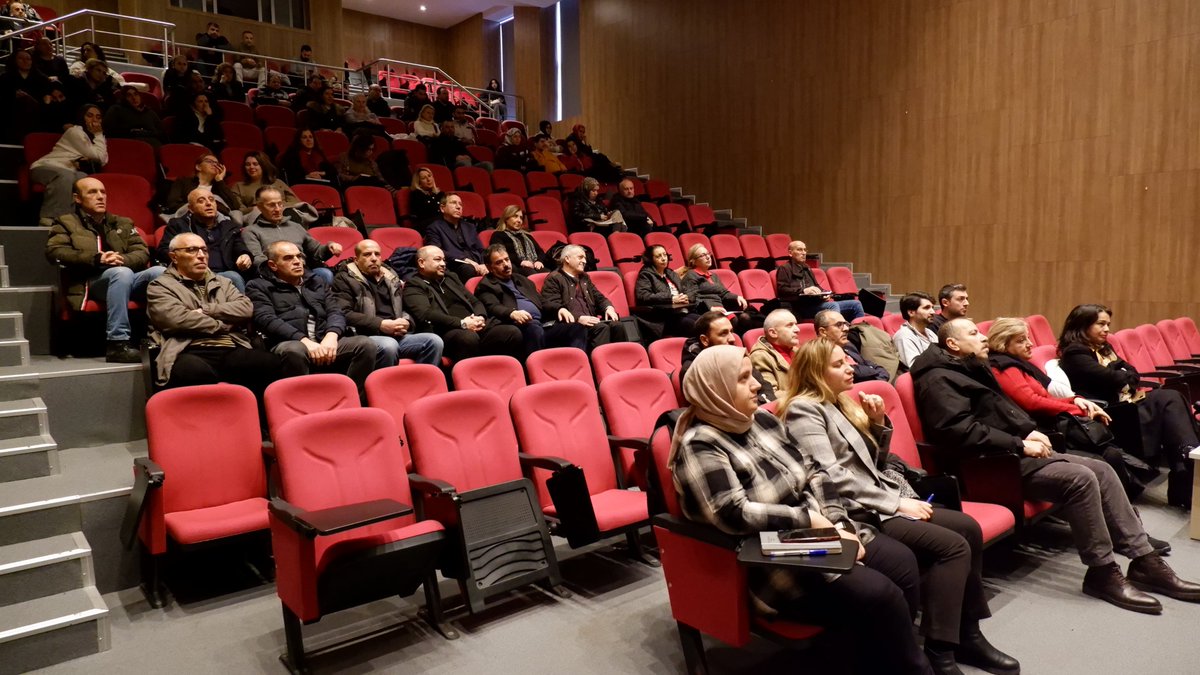 2026 Yılı Hizmet İçi Eğitim Planı kapsamında Prof. Dr. Serdar BOZKURT tarafından idari birim yöneticilerimize yönelik "Ekip Motivasyonu ve İşbirliği Stratejileri" konulu eğitim gerçekleştirilmiştir.💫Katkı ve paylaşımları için değerli hocamıza ve personelimize teşekkür ederiz.