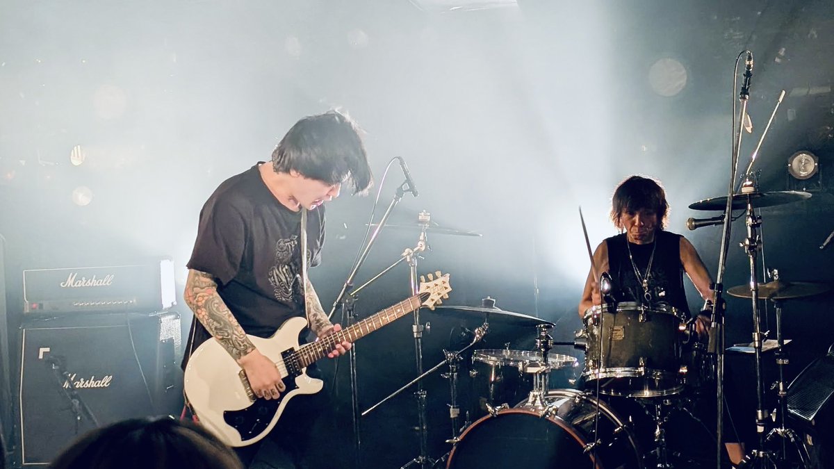candy__nozoki's tweet photo. 下北沢251に参加した皆様!
ありがとでした!!
今日は他バンドも全部楽しくてずっと観ていた!
良い1日!
そんで明日は新宿GODZでピノワンマン!
21:00start!
ヨロシク!!!
#prs #prsjapan #myprs #prspulseartist #music #thapinonoir #prsguitars #音楽
#及位candy平 #mad大内 https://t.co/xSylNie1B7
