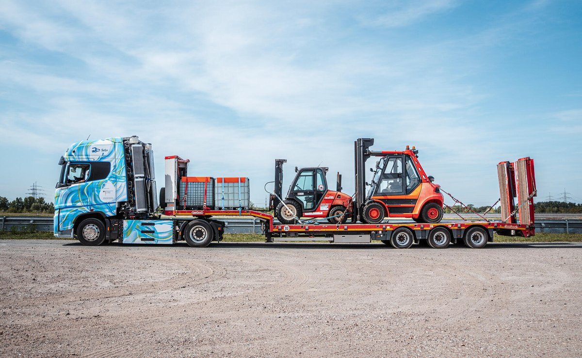 fuelcellsworks's tweet image. PEM RWTH Aachen completes the “SeLv” project, unveiling a road-approved #hydrogen-battery e-truck powertrain. The modular system enables diesel-to-electric conversions and supports rapid industrialization for heavy-duty vehicles.

#H2Now #EMobility #FuelCell