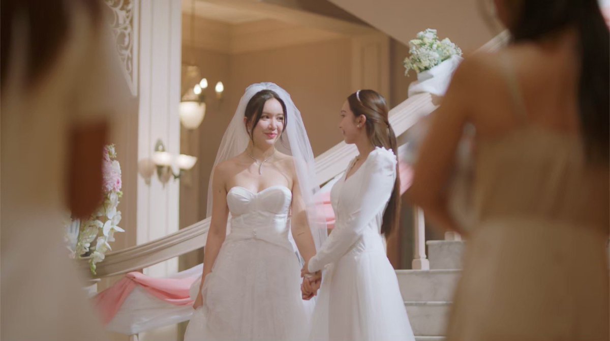 เขม และคุณริน ร่วมแสดงความยินดีในโอกาสครบรอบ 1 ปี การบังคับใช้กฎหมาย 
#สมรสเท่าเทียม