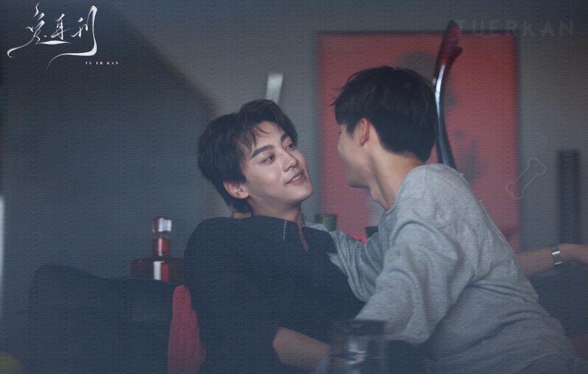 tianziyuz2's tweet image. [NEW TIANIZYU/CHENGWEI PICTURES]

I MISS MY RAYBAN SO MUCH FCK :((