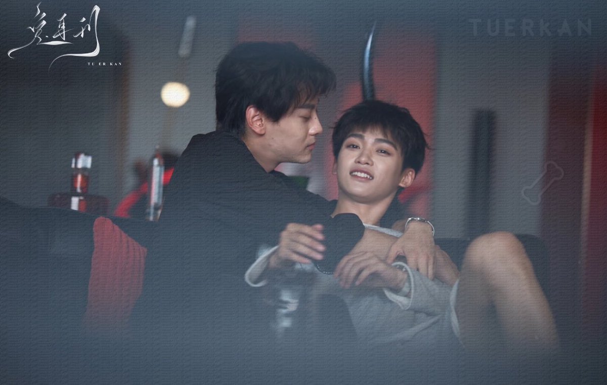 tianziyuz2's tweet image. [NEW TIANIZYU/CHENGWEI PICTURES]

I MISS MY RAYBAN SO MUCH FCK :((