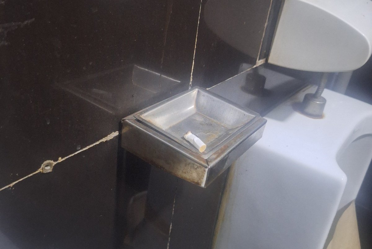 bill_bangkok's tweet photo. I only go to classy places that have an ashtray between the urinals. (Blur caused my phone intoxication). https://t.co/TLwOSeKsh0