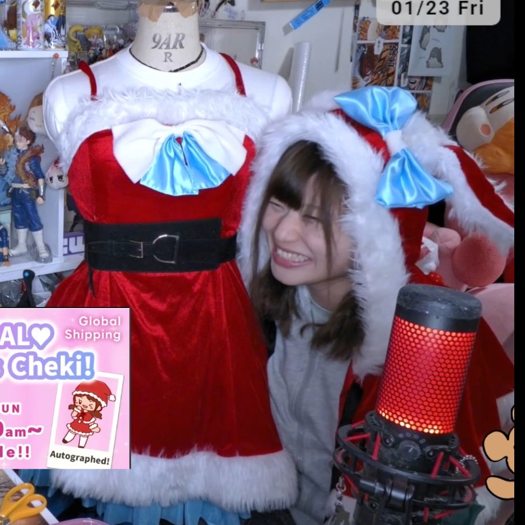 クリスマスでも自我（水色）を忘れない🫡🩵 My Xmas party costume is