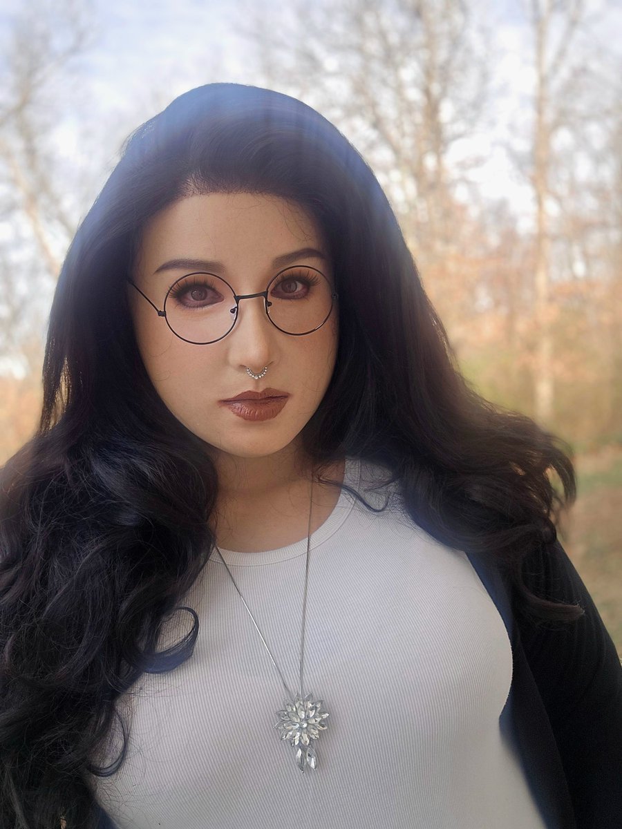 Samantha W tweet media