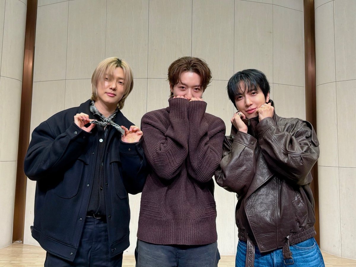 official_CNBLUE's tweet image. [📸] 2026.01.23 CNBLUE 3RD ALBUM [3LOGY] 팬 사인회 (Ktown4U)

#CNBLUE #씨엔블루 #3LOGY #Killer_Joy