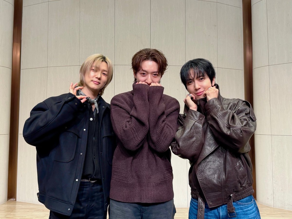 official_CNBLUE's tweet image. [📸] 2026.01.23 CNBLUE 3RD ALBUM [3LOGY] 팬 사인회 (Ktown4U)

#CNBLUE #씨엔블루 #3LOGY #Killer_Joy