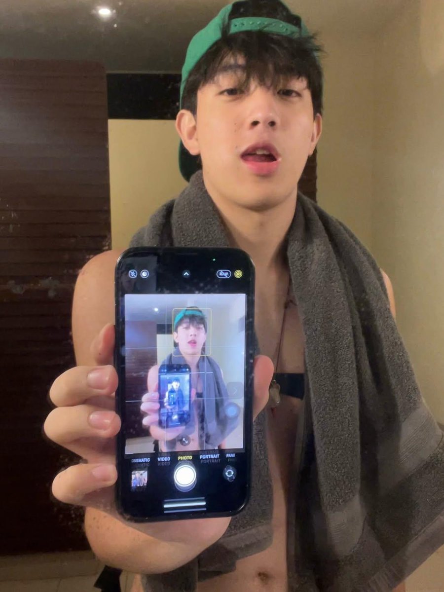 ashxlholic's tweet photo. HI PPOP FANS! AJAA ASH NGA PALA

????? https://t.co/pquCzH4FGW