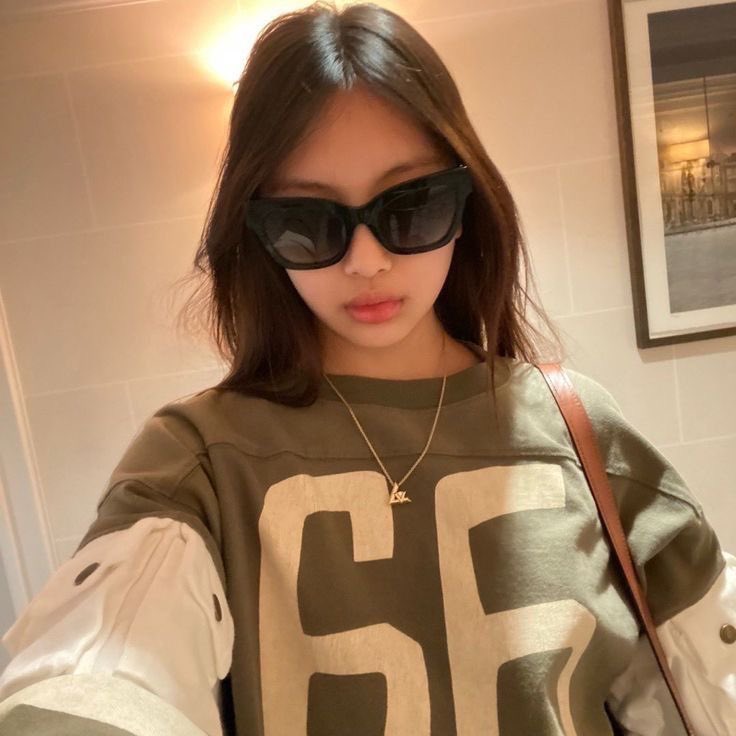 feels4dani's tweet image. “we have                                     “i know i 
dating rumors”                         started it”