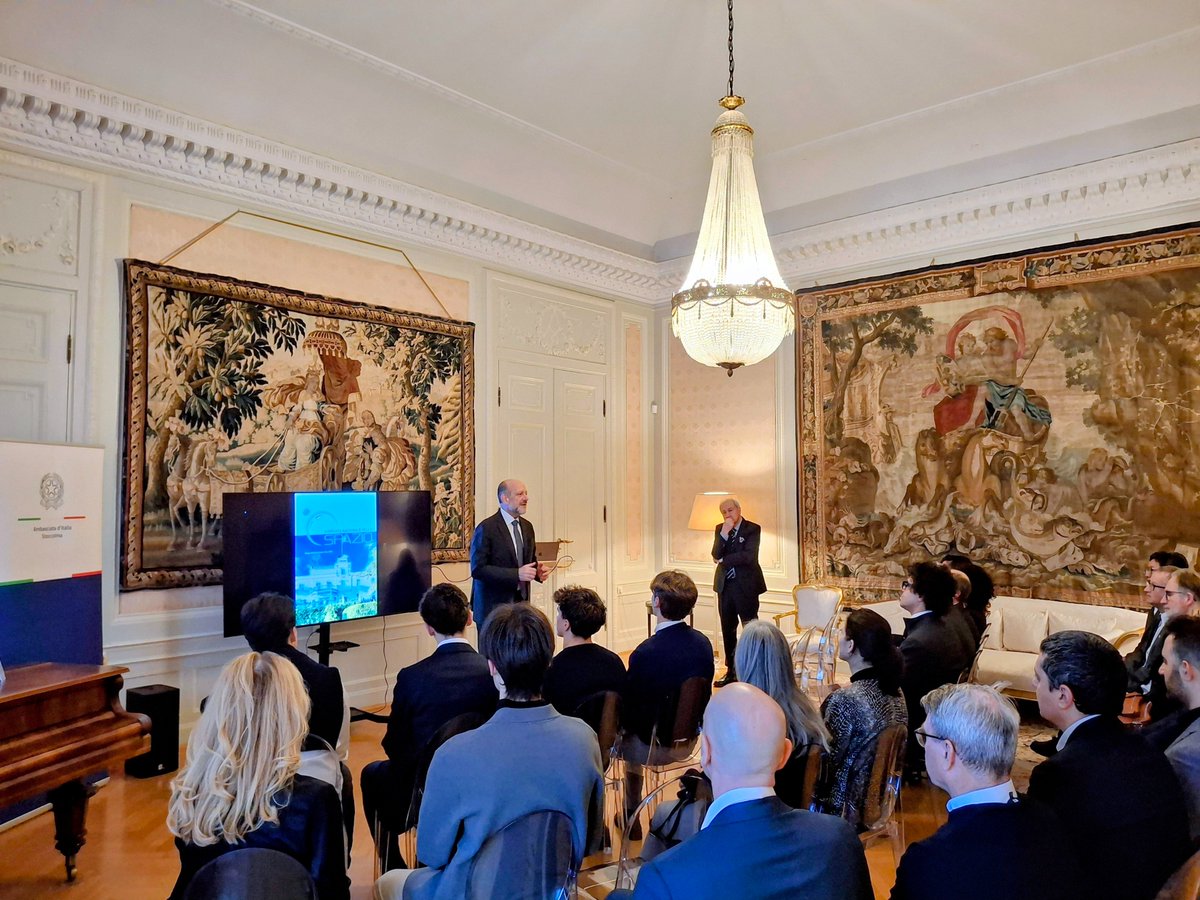 Italy in Sweden tweet media