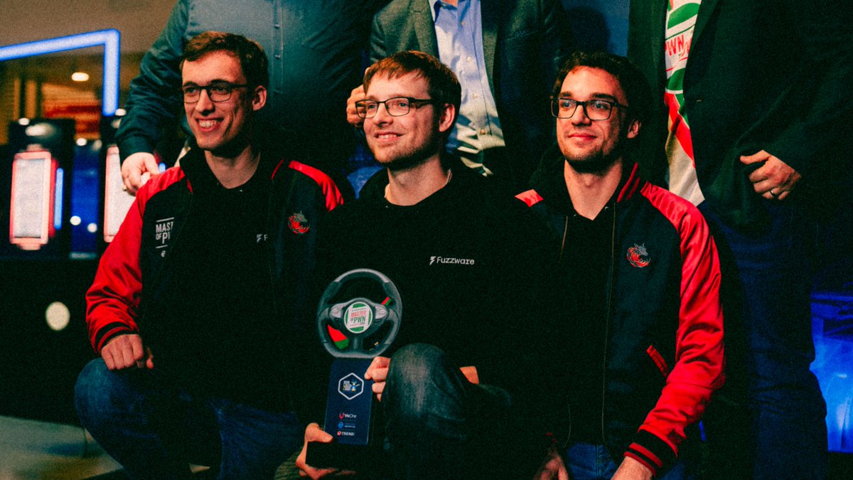 SinSinology tweet media