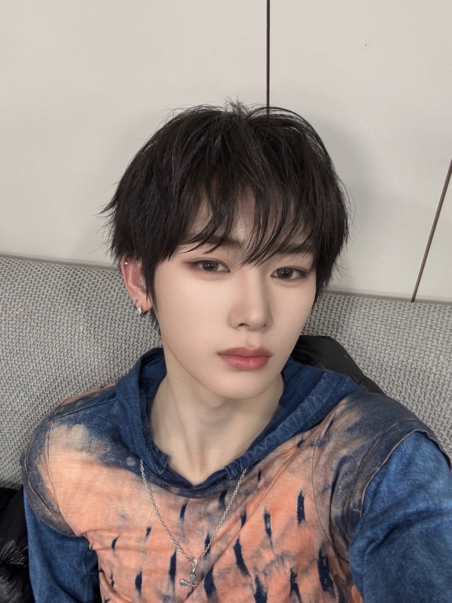 ALD1_official's tweet image. 오늘 정말 너무너무 설레요! 저희가 두 번째 1위를 했습니다! ALLYZ 여러분들의 응원 덕분입니다. 더 열심히 하겠습니다! !!ALLYZ도 항상 응원해 주셨으면 좋겠습니다! 몸도 잘 챙기세요～너무너무…