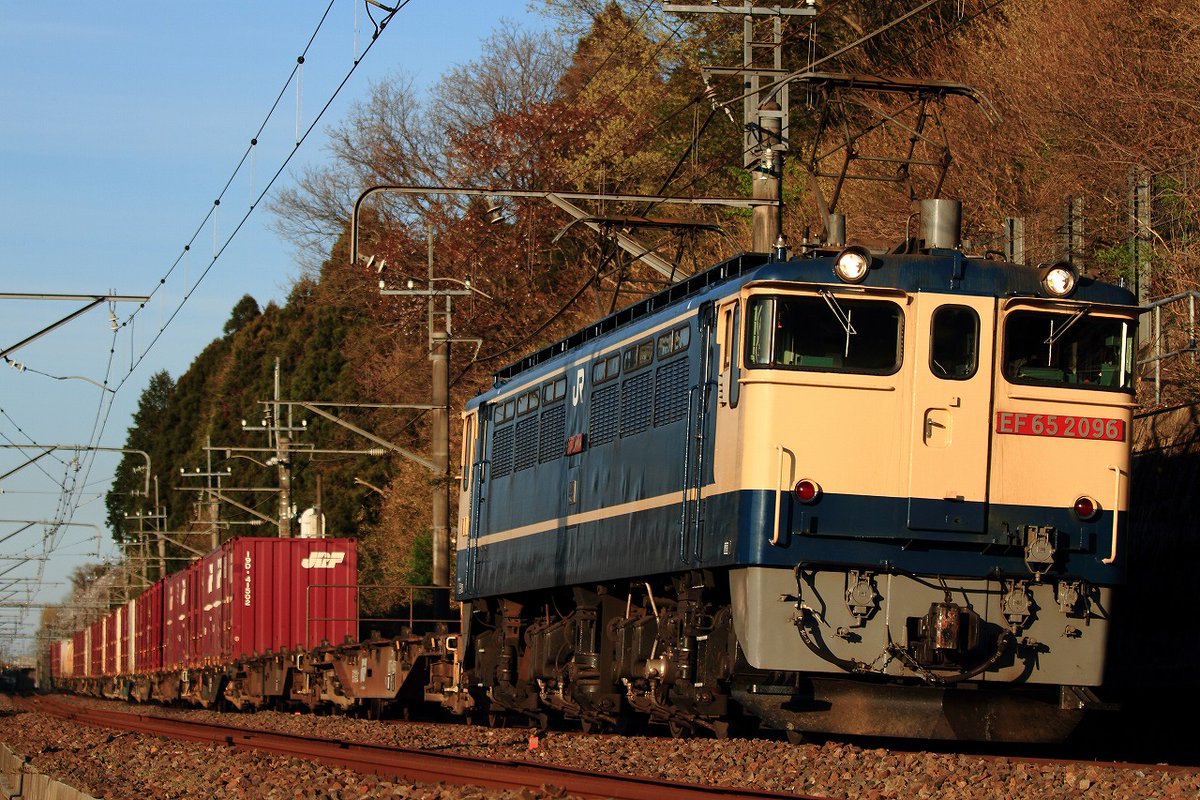 jnr1131's tweet photo. EF65 2096運用離脱ですか…

頻繁に出会うナンバーの一つでした。
5783ﾚの先頭に立つ更新色時代の姿も懐かしい https://t.co/ZVjiK8iKls