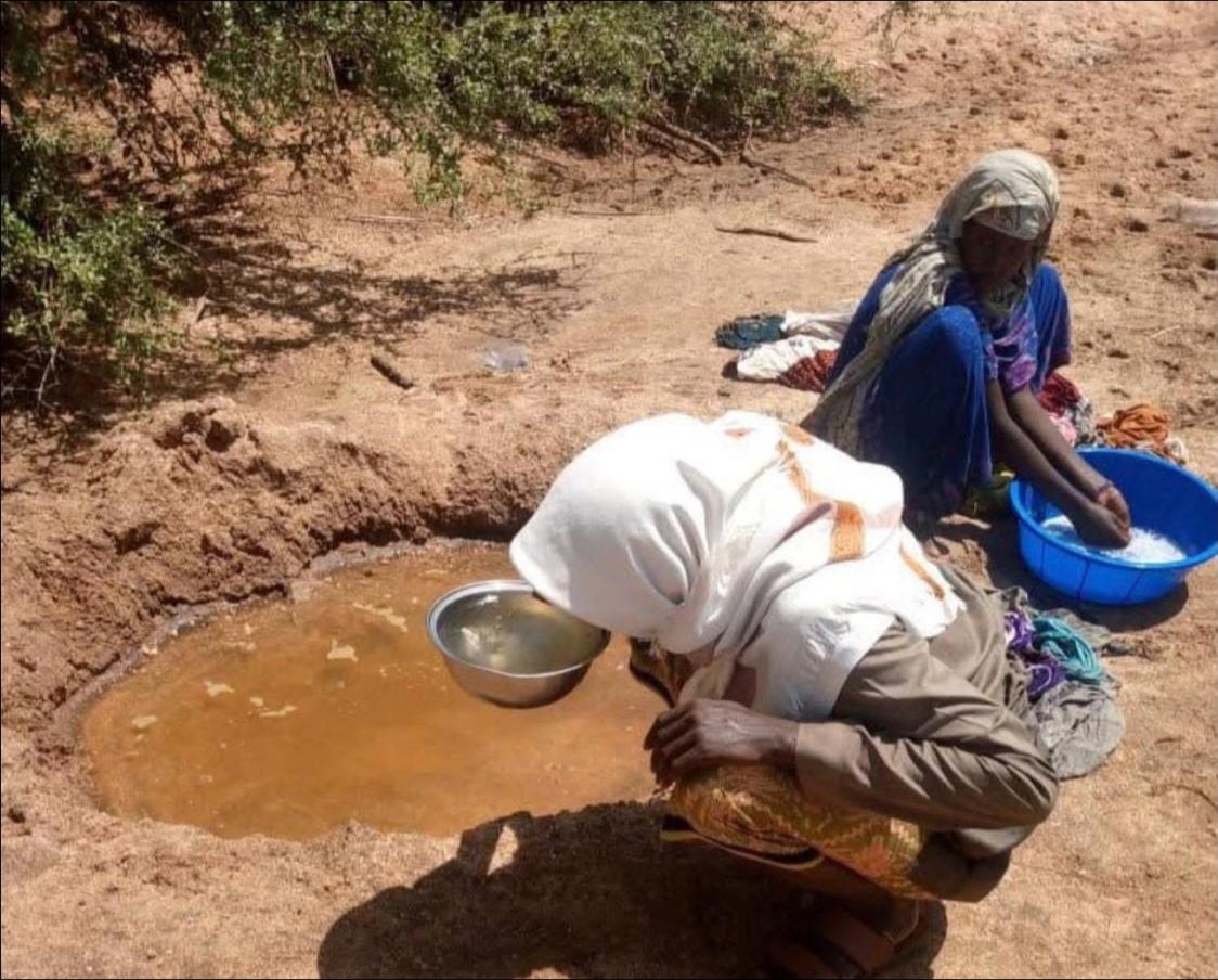 rigathi's tweet image. God have Mercy on these innocent children and women from Mandera.

I am overwhelmed by the information and evidence coming through from Northern Kenya on the misery and inhuman conditions women and children endure daily especially now the drought is ravaging the North. 

We must,…
