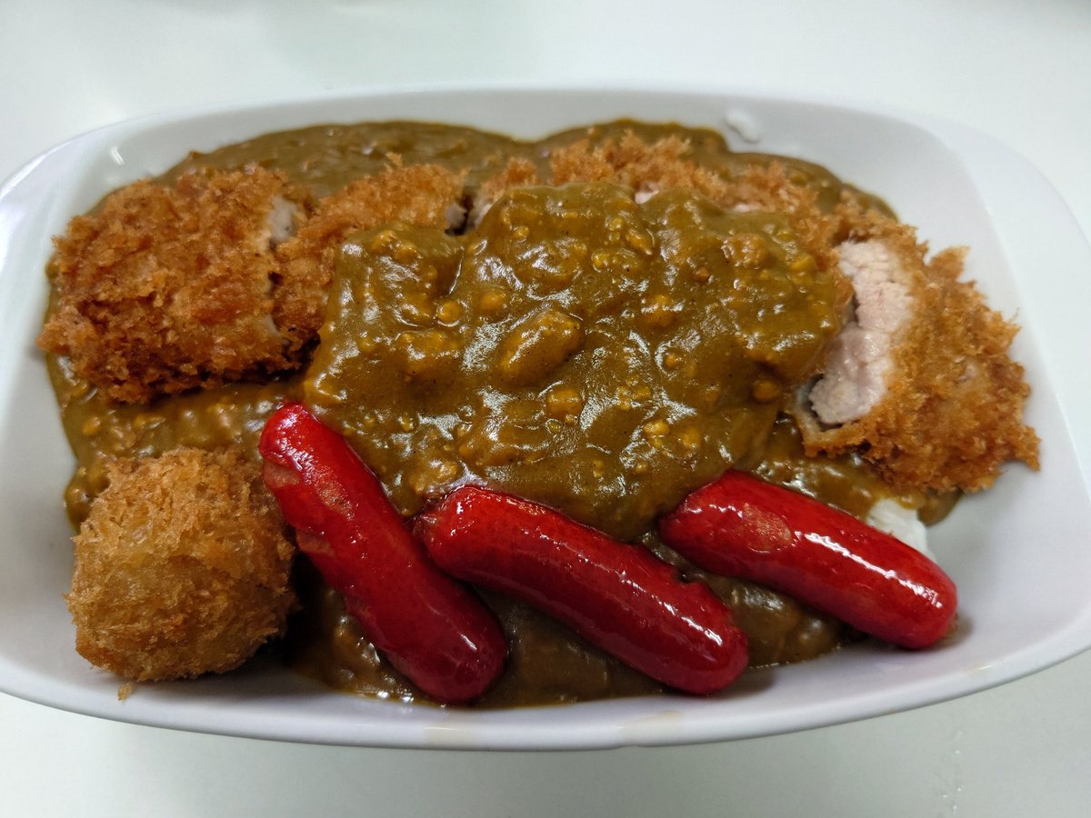 今日は有給を使って神保町で美味しいカレーを食べてからお台場で水樹奈々さんのライブでした♪今日も楽しみ過ぎました〜！更にデビュー25周年記念のポスターもGET出来て良かったぁ✨次の参戦はツアーファイナル！あっという間に駆け抜けた2ヶ月間、最後に思い残すことのないよう全力で楽しんできます！