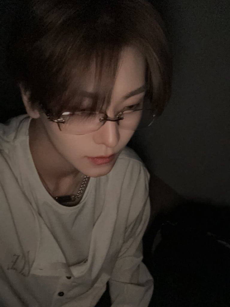manmanju_'s tweet photo. 남자가 사진을 열장이나 주고갓는데 네장밖에못올리다니 https://t.co/Sg2TRxN2fa