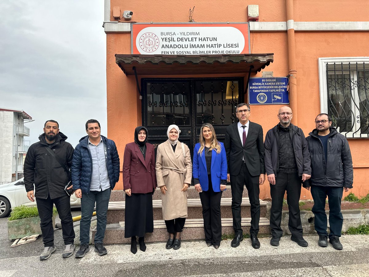 Yenilik ve Eğitim Teknolojileri Genel Müdürlüğü Dijital Beceriler Daire Başkanı Sümeyye Hatice Eral, Şube Müdürümüz Mehmet Kılıç ile birlikte Yeşil Devlet Hatun Anadolu İmam Hatip Lisesini ziyaret etti.

<a href="/tcmeb/">Millî Eğitim Bakanlığı</a> <a href="/Yusuf__Tekin/">Yusuf Tekin</a> <a href="/GurhanCokgezer/">Gürhan Çokgezer</a> #bursamem