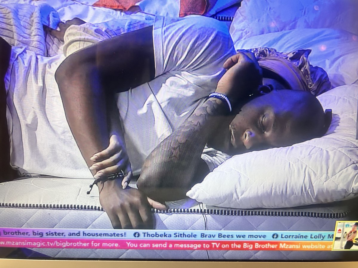 Always holding hands 😍 #BBMzansi #BBMzansiS6