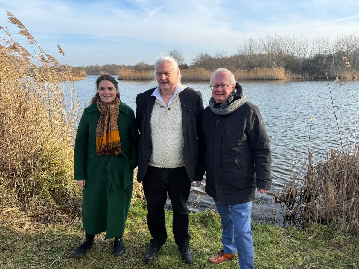 Vandaag bezocht <a href="/Liesvanaelst/">Lies van Aelst</a> de drinkwatersector, op een locatie van <a href="/Dunea/">Dunea</a>. Er is gesproken over PFAS in de bronnen voor drinkwater, het zoeken naar nieuwe bronnen, drinkwaterbesparing, financiering van de vele investeringsopgaven en vergunningverlening voor diverse projecten.