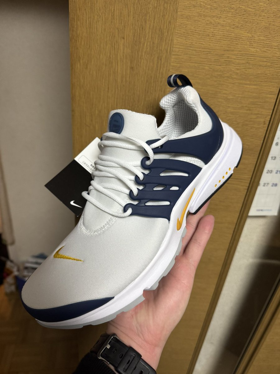 a950as1's tweet photo. ←9年前アウトレットで見つけた思い出深いプレスト
→くたびれてきたからBY YOU新調したプレスト

高校で初めて見た時、衝撃的に惚れたオリカラはもう手に入らないけど大好きだ https://t.co/lwDjOKmgkn