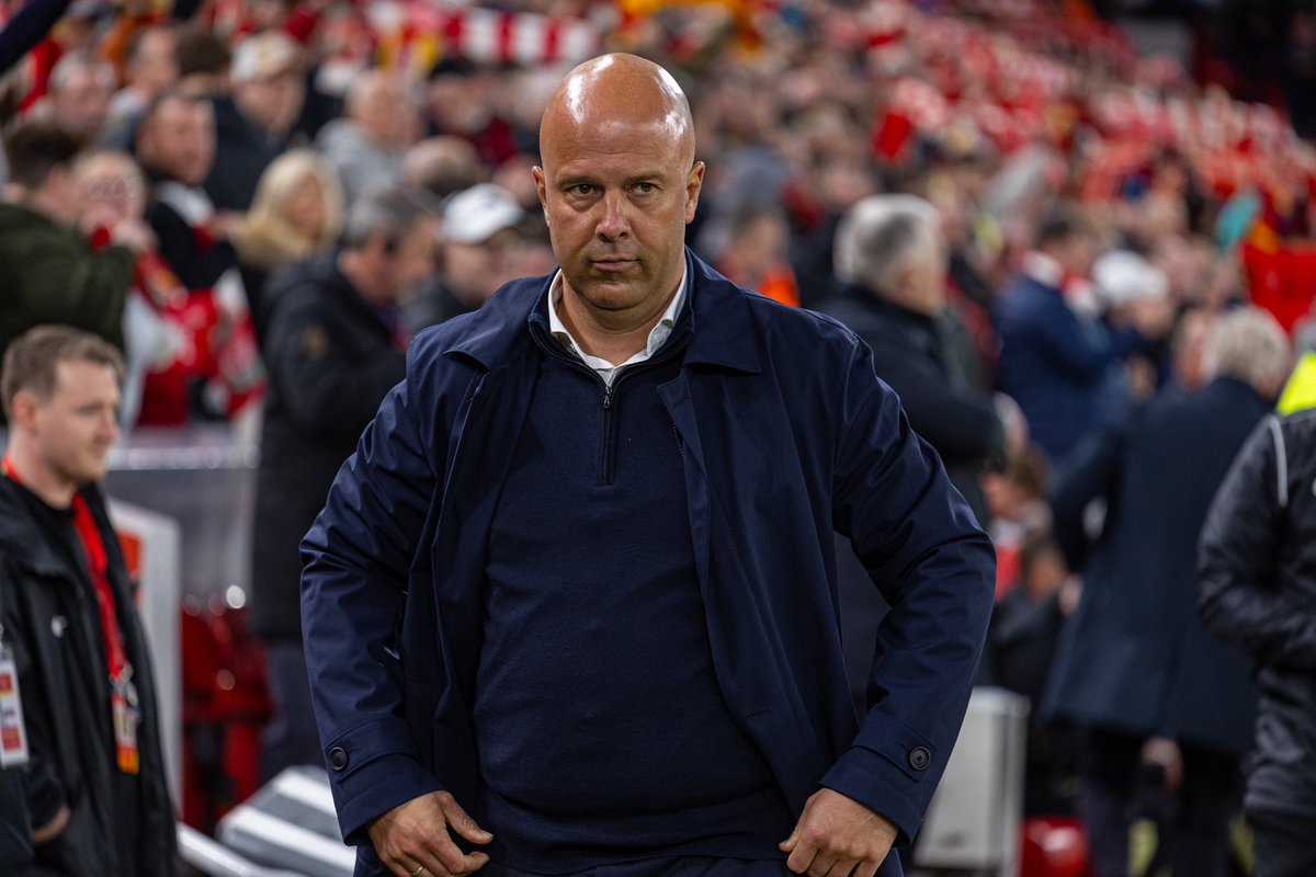 centrekop's tweet photo. Arne Slot on transfers: 

“I expect there to be no movement. But if there's an opportunity in the market and we think we can strengthen the squad this club will always try to do so. But at this moment in time, no.” https://t.co/bH3uKkYorO
