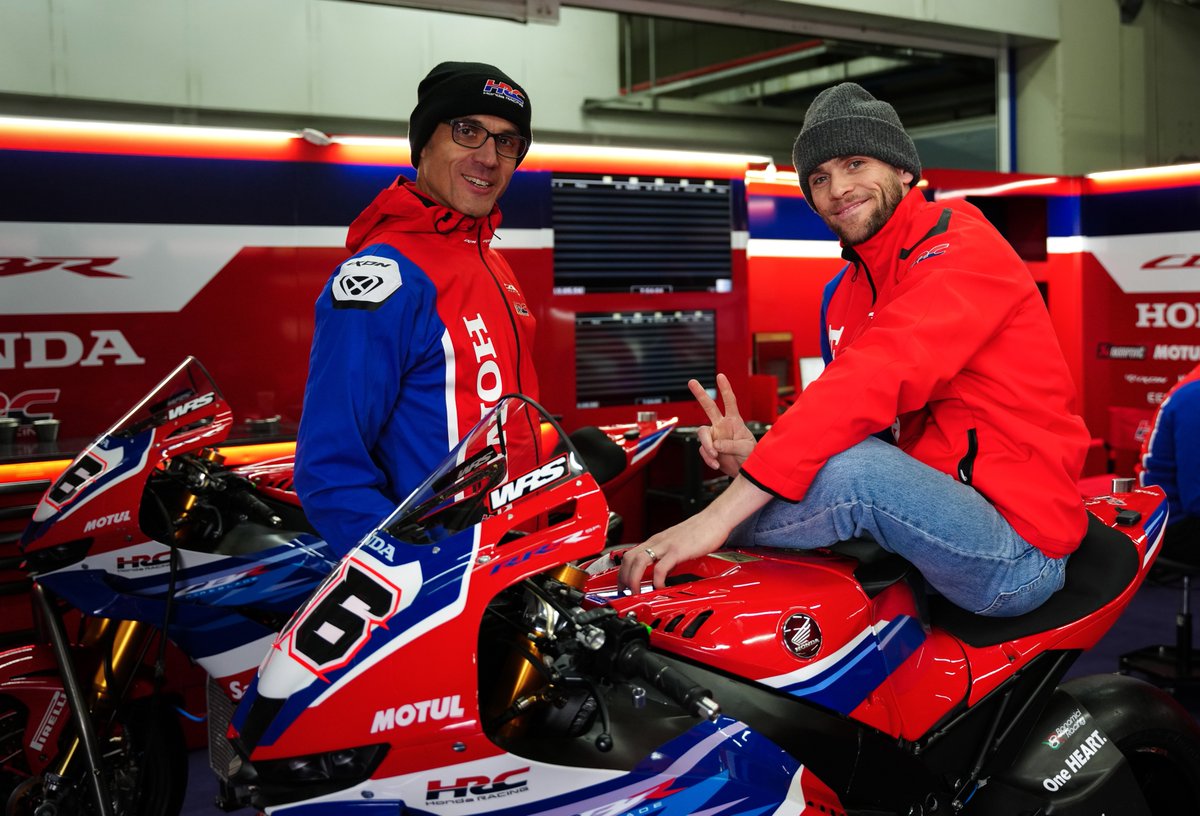 Jake Dixon gets his first taste of #WorldSBK alongside a legend of the sport Jonathan Rea 🤝